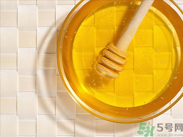 花粉過敏能吃蜂蜜嗎？花粉過敏可以喝蜂蜜嗎？