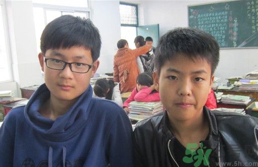 我13歲有點(diǎn)色怎么辦？我13歲有點(diǎn)色正不正常？