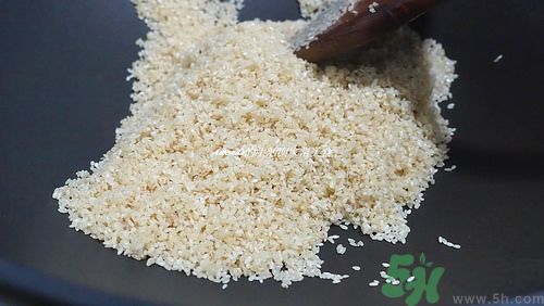 小魚(yú)干怎么炒好吃？蜜汁小魚(yú)干的做法