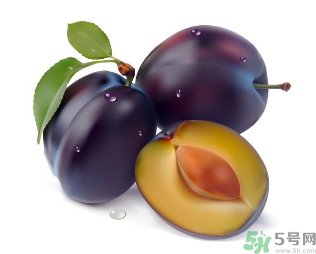 1.保養(yǎng)皮膚：水果中含豐富的抗氧化物質(zhì)維生素E和微量元素，可以滋養(yǎng)皮膚，其美容效果可不是一般的化妝品可比的。