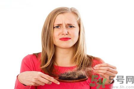 女性掉頭發(fā)很厲害是什么原因？掉頭發(fā)怎么辦？