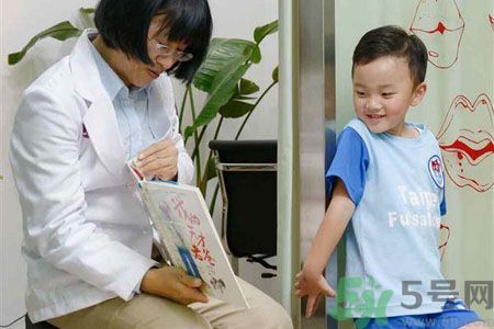 口吃是結(jié)巴嗎？口吃怎么辦能矯正嗎？
