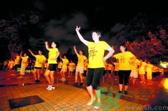 晚飯后跳廣場(chǎng)舞好嗎？晚飯后跳廣場(chǎng)舞有什么好處？