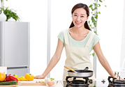 更年期吃什么食物調(diào)理最好？更年期要補(bǔ)充雌激素嗎？