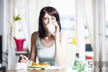 降低膽固醇的方法有哪些？降低膽固醇吃什么好？