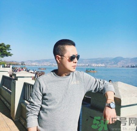 47歲老爸顏值逆天 47歲老爸保養(yǎng)怎么做的？