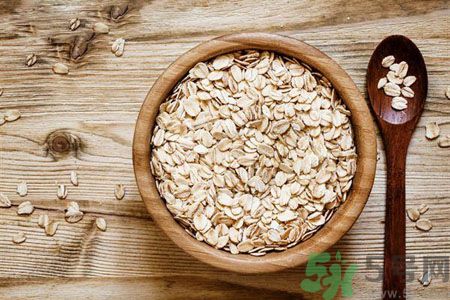 長(zhǎng)痘痘肌膚干燥怎么辦？肌膚干燥吃什么食物好？