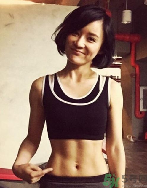 馬甲線是什么意思啊？馬甲線是什么樣子的？