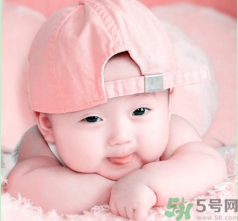 爸爸能單獨(dú)照顧寶寶嗎？爸爸怎樣照顧寶寶？