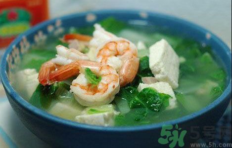 菠菜可以喝豆腐一起吃嗎？菠菜可以喝蝦一起吃嗎？