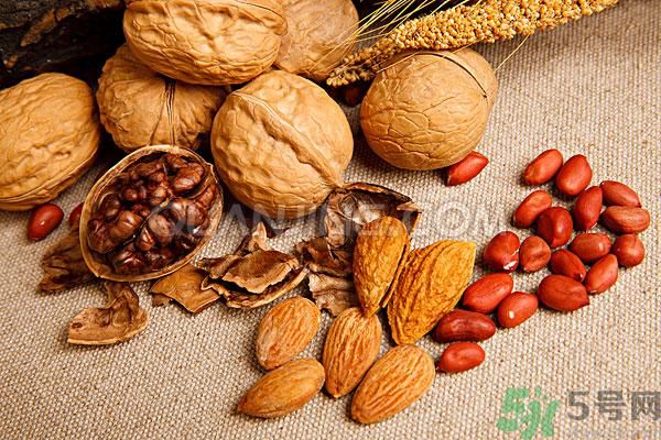 吃新鮮水果能抗皺嗎？防皺紋要吃什么？