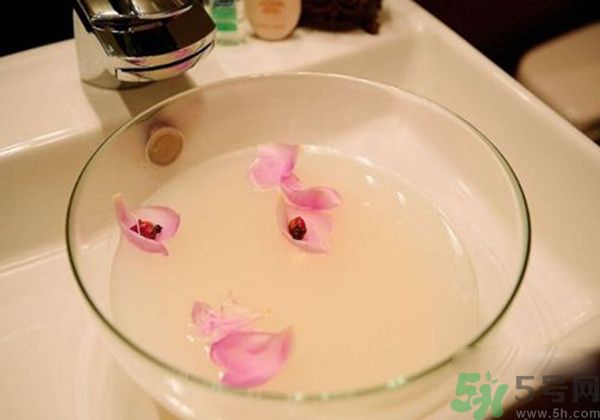 淘米水洗臉能祛斑嗎？淘米水洗臉可以美白嗎？