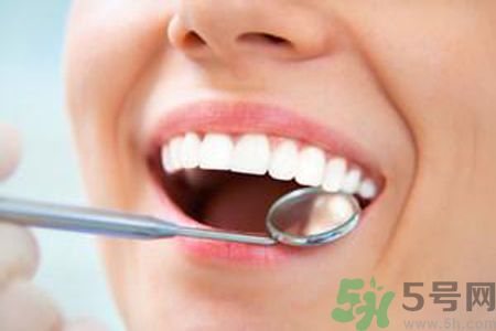 牙齒發(fā)黃怎么辦？牙齒怎么變白？