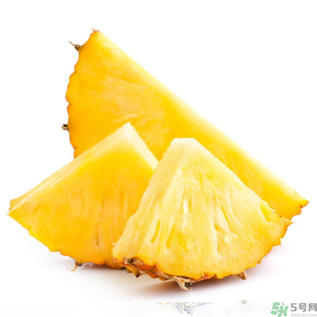 菠蘿發(fā)黑能吃嗎？菠蘿為什么要用鹽水泡？