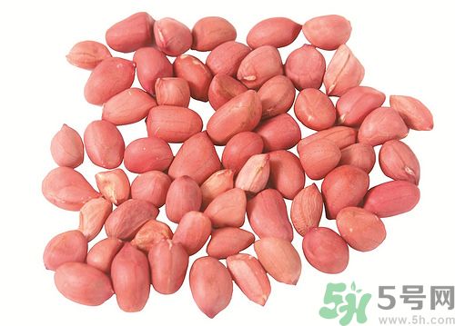 花生皮能不能吃？花生能和螃蟹一起吃嗎？