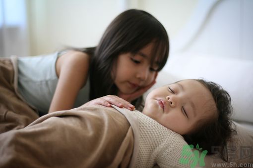 睡覺能戴手表嗎？睡覺不能帶的東西有哪些？