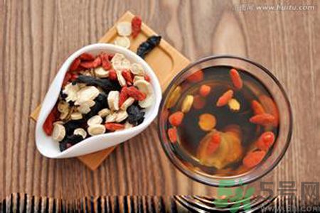 月經(jīng)有血塊是怎么回事？月經(jīng)有血塊怎么調(diào)理？