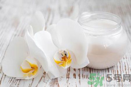 角質(zhì)層薄用什么護(hù)膚品？角質(zhì)層薄用什么洗面奶？