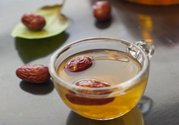 紅棗不能和什么一起吃？紅棗泡水喝會上火嗎？