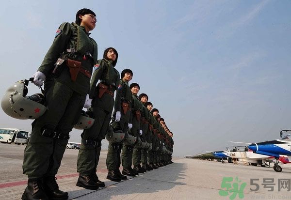 公交車(chē)遇到色狼怎么辦？防色狼手冊(cè)教你一招搞定！
