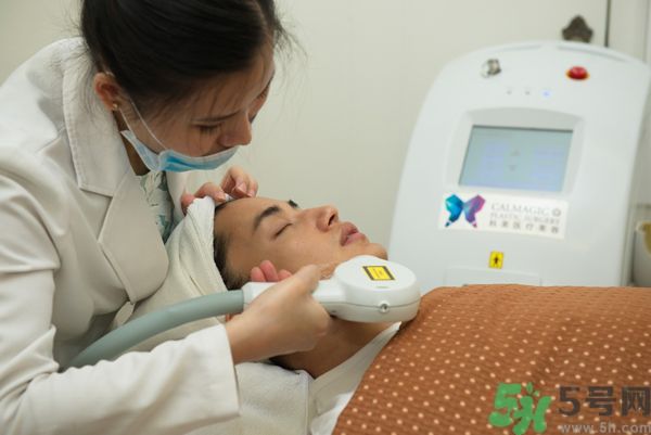 女生長(zhǎng)胡子怎么辦？女生長(zhǎng)胡子是什么原因？