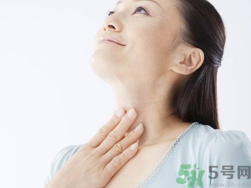 ?17歲女生有喉結(jié)正常嗎？17歲女生喉結(jié)突出怎么辦？
