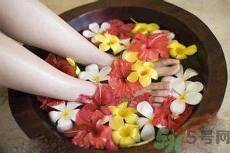 泡腳有什么好處？泡腳有什么禁忌？