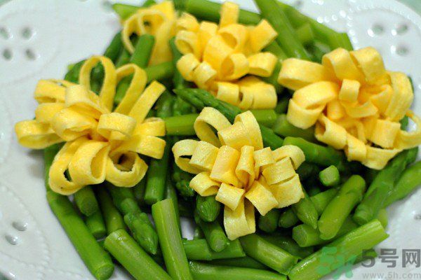 蘆筍開(kāi)花了還可以吃嗎？蘆筍尾部開(kāi)花能吃嗎？
