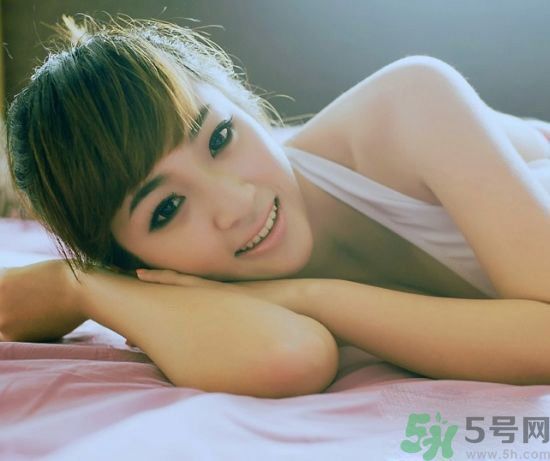 來(lái)月經(jīng)乳房脹痛怎么辦？來(lái)月經(jīng)乳房脹痛是什么原因？