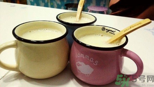 小葉增生可以喝豆?jié){嗎？小葉增生可以吃蜂蜜嗎？