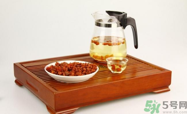 枸杞干吃好還是泡水好？枸杞怎么吃效果最好？