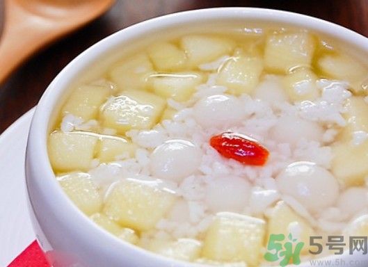 蘋果煮熟了還有營養(yǎng)嗎？蘋果煮熟吃有什么好處？