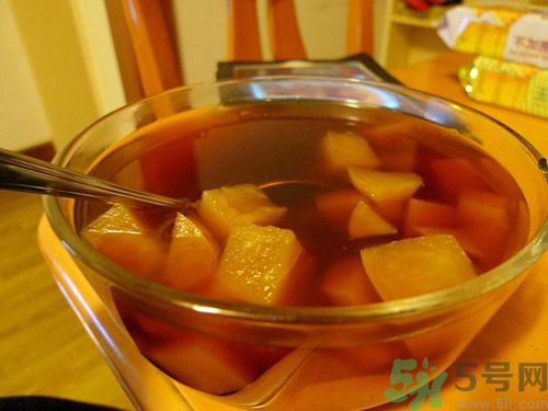 蘋果煮熟了還有營養(yǎng)嗎？蘋果煮熟吃有什么好處？