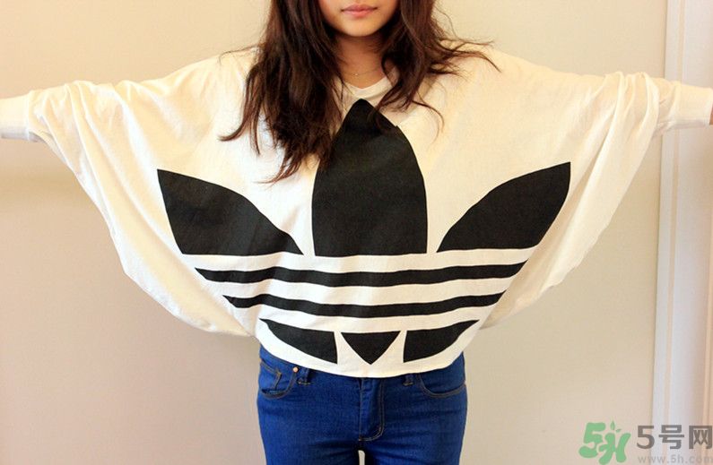 長(zhǎng)得胖女生怎么穿衣服顯瘦？胖女孩穿什么褲子好？