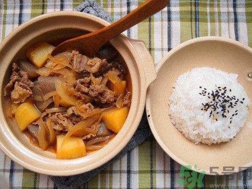 土豆絲和土豆片哪個更好吃？土豆片可以炒什么？