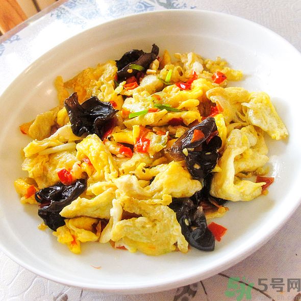 黑木耳炒雞蛋怎么做？黑木耳炒雞蛋怎么做最好吃？