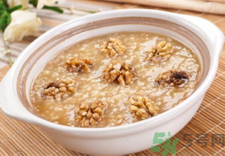 春季怎么護(hù)膚？春季護(hù)膚吃什么？