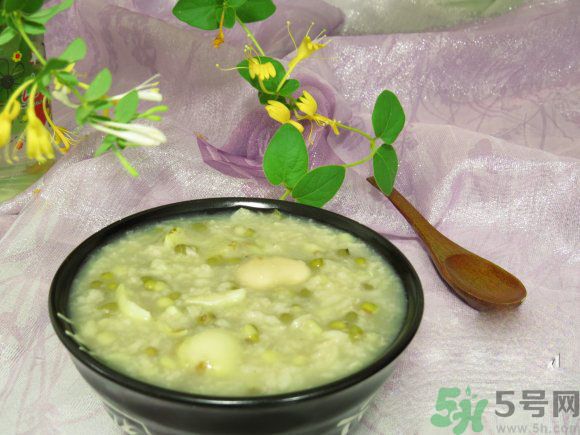 皮膚過(guò)敏怎么辦？皮膚過(guò)敏吃什么？