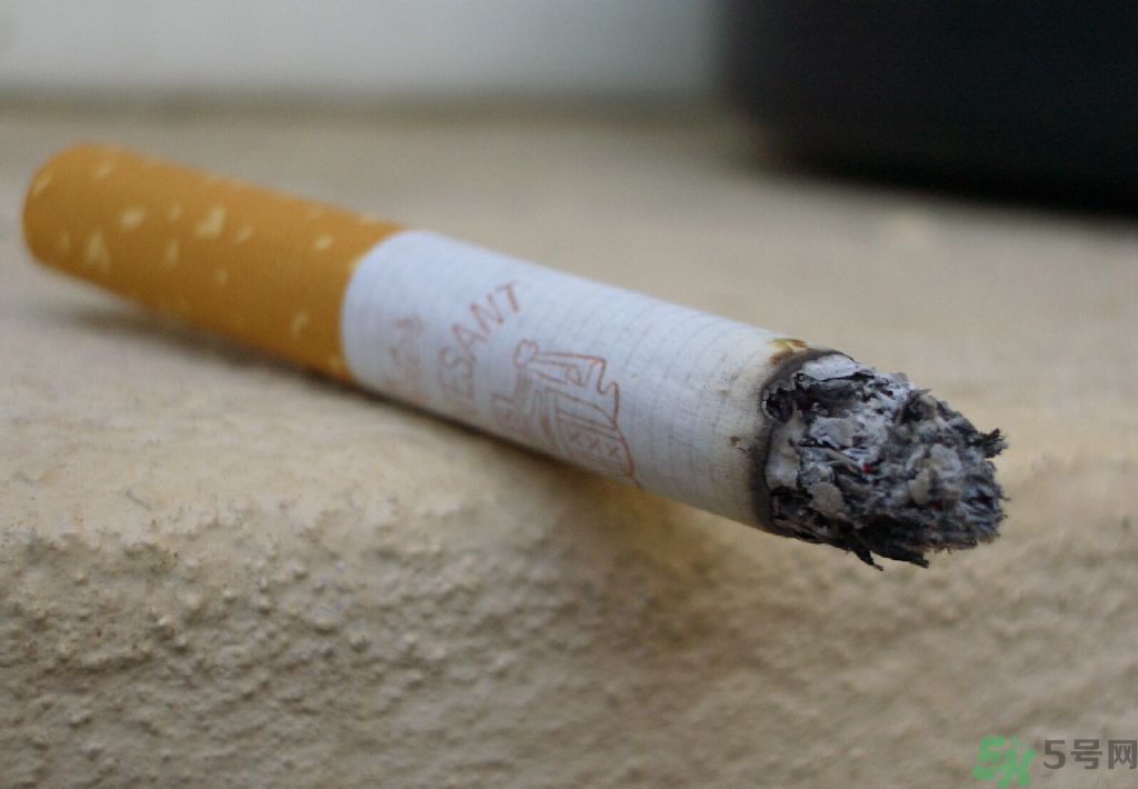 胃潰瘍可以抽煙嗎？胃潰瘍抽煙好嗎？