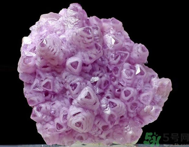 三生石是真的嗎？三生石能保佑姻緣嗎？