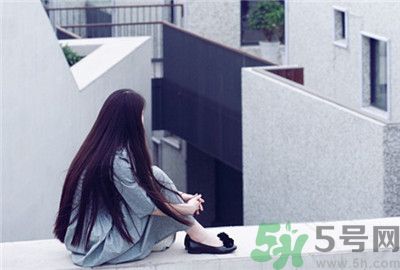 90后女孩癱瘓后出版25萬(wàn)字 女人要怎樣生活最好？