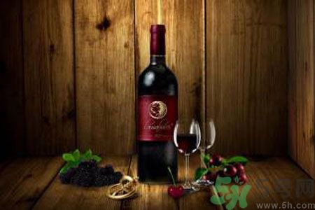 痛風(fēng)可以喝紅酒嗎？痛風(fēng)喝紅酒好嗎？