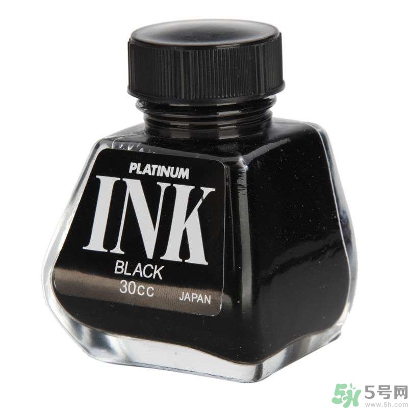 往同學(xué)保溫杯中倒墨汁 誤食墨水怎么辦？