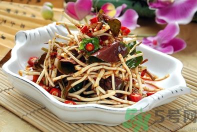 魚腥草可以燉雞湯嗎？魚腥草燉雞湯好不好？