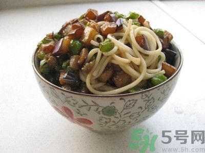 茄子肉丁打鹵面怎么做？茄子肉丁打鹵面好吃嗎？