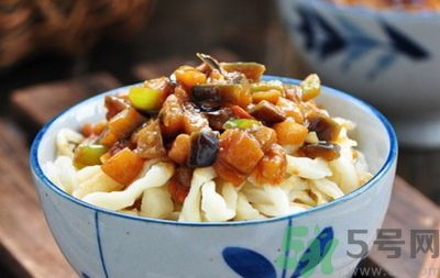 茄子肉丁打鹵面怎么做？茄子肉丁打鹵面好吃嗎？