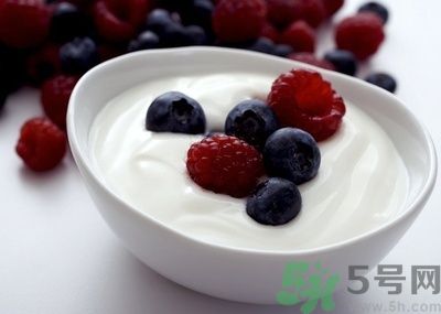 每天喝檸檬水可以排毒嗎？和檸檬水好不好？