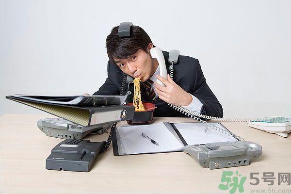 滿漢宴方便面煮著吃泡著吃哪個(gè)好？