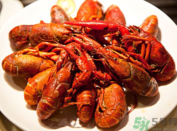 油燜大蝦蝦皮能吃嗎？油燜大蝦能全部吃掉嗎？