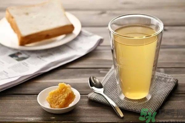 早上空腹喝蜂蜜水好嗎？可以空腹喝蜂蜜水嗎？